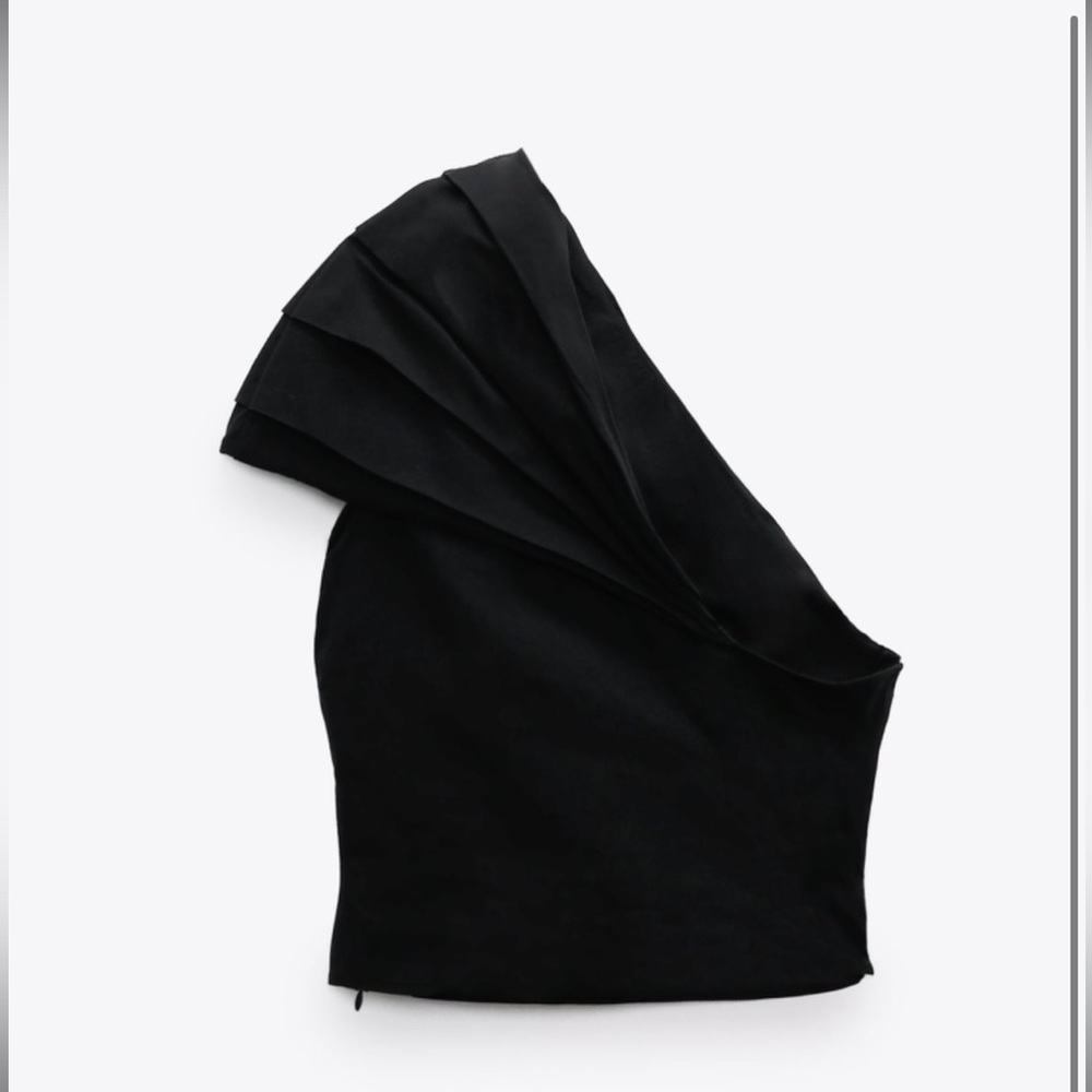 Beautiful classy top from zara